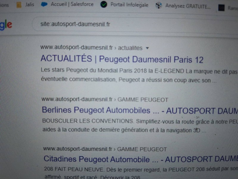 Achat d'une Peugeot 208 d'occasion de 2016 - 200000 kilomètres de couleur noire sur Paris 12e arrondissement