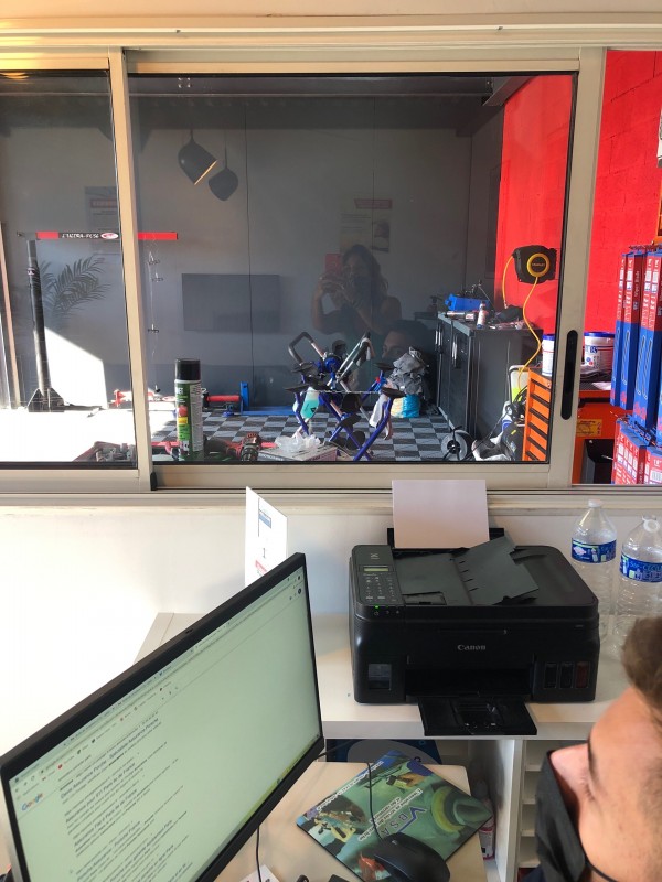 Remplacement de pare brise toutes marques et toutes assurances 