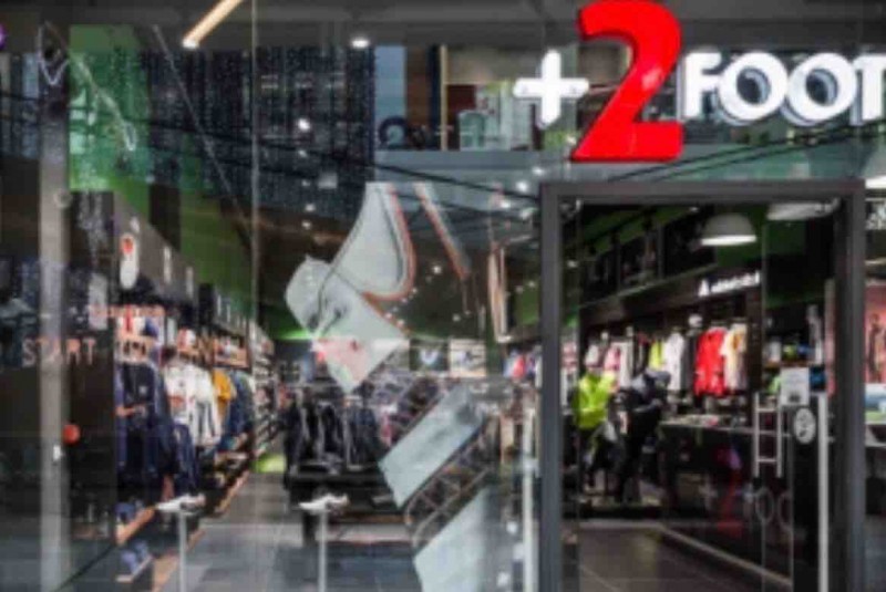 Magasin spécialisé dans l’équipement de foot  C’est centre commercial Marseille Grand littoral Foot 2 +