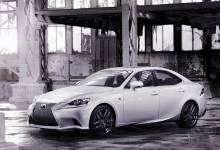 Nouvelle Lexus IS 300h hybride, 223 chevaux...