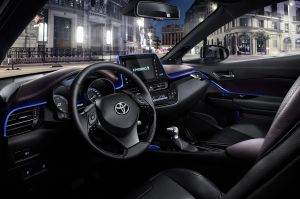 Toyota CHR crossover hybride japonais en concession à Marseille